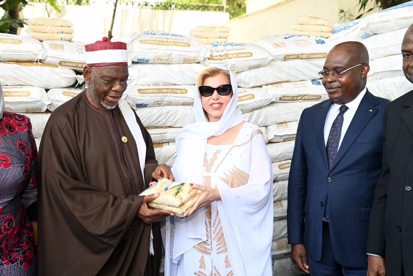 🇨🇮 Ramadan 2026: Dominique Ouattara Donates CFA 130 Million to the Muslim Community